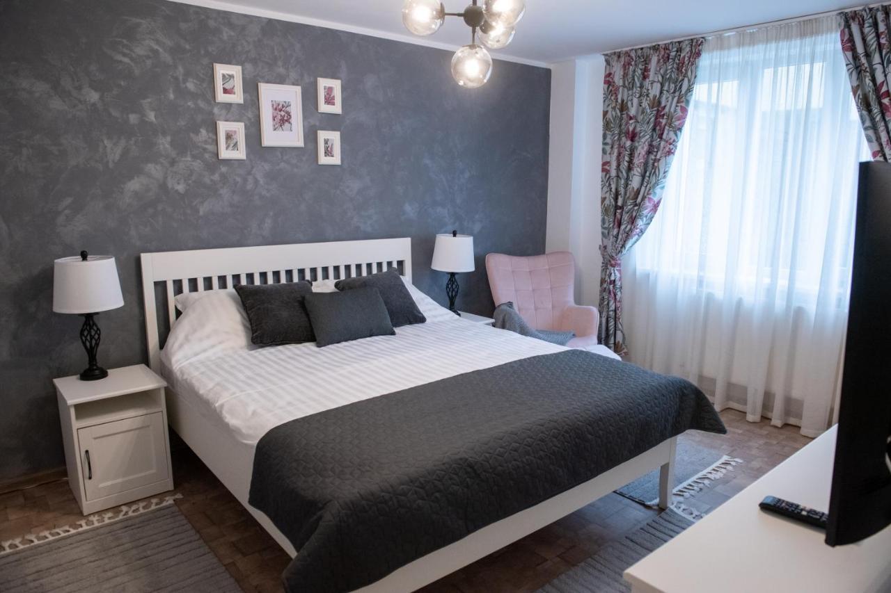 Urban Oasis Apartment Piatra Neamt Ngoại thất bức ảnh