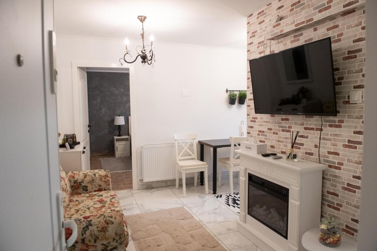 Urban Oasis Apartment Piatra Neamt Ngoại thất bức ảnh